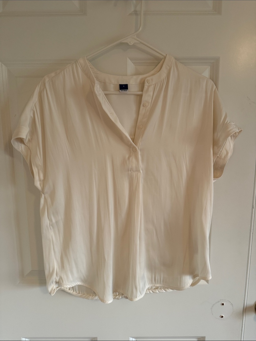 Old Navy Women’s Cream Button-Placket Short Sleeve Blouse Small